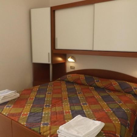 Hotel La Vela ベラーリア・イジェア・マリーナ 部屋 写真