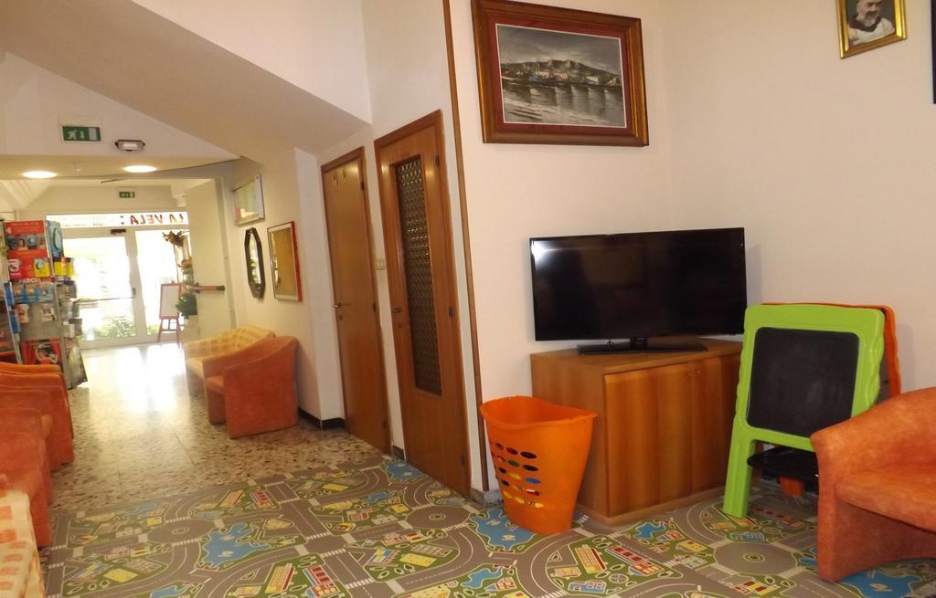 Hotel La Vela ベラーリア・イジェア・マリーナ エクステリア 写真
