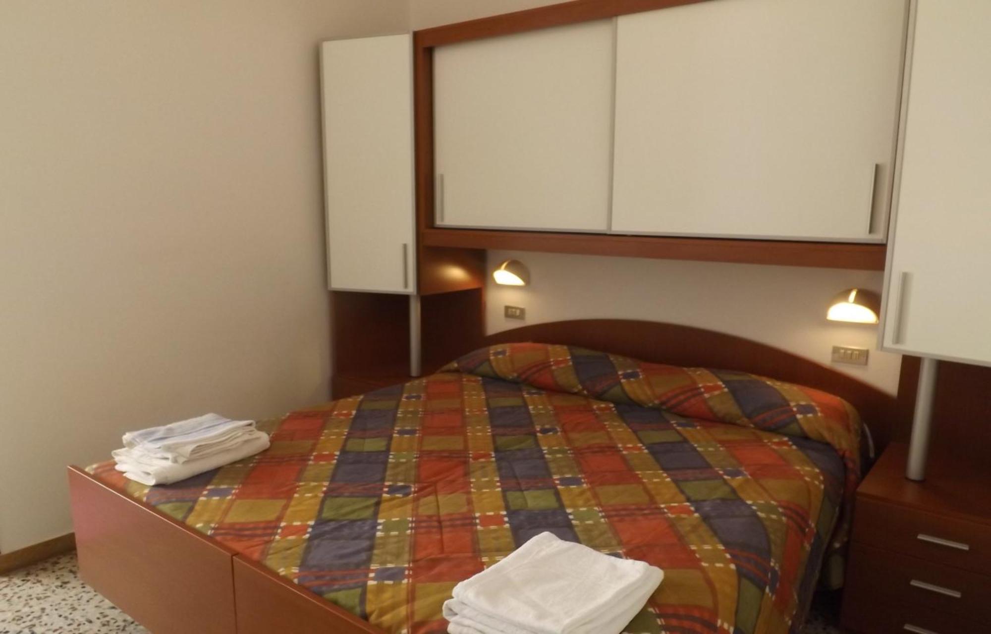 Hotel La Vela ベラーリア・イジェア・マリーナ 部屋 写真