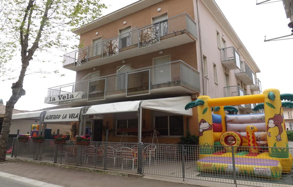 Hotel La Vela ベラーリア・イジェア・マリーナ エクステリア 写真